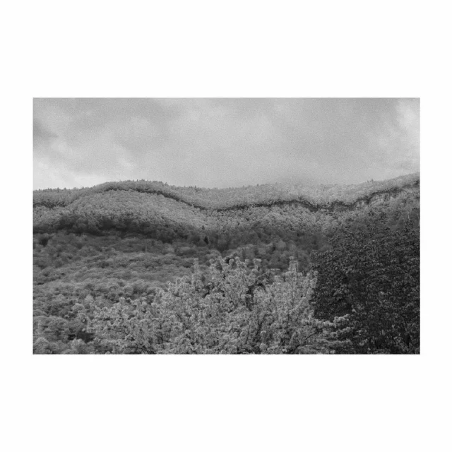 HABITAT PARTAGÉ ET GÎTE | LE TOUVET | 2023 - 2025

Réhabilitation d’une grange. 
Photographie au pied de la chartreuse accueillant le site de projet. 

#bricotarchitecturebureauatelier 
#habitatpartagé 
#gite 
#architecture