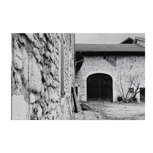 HABITAT PARTAGÉ ET GÎTE | LE TOUVET | 2023 - 2025

Réhabilitation d’une grange. 
Photographie de la grange qui accueillera le gite. 

#bricotarchitecturebureauatelier 
#habitatpartagé 
#gite 
#architecture